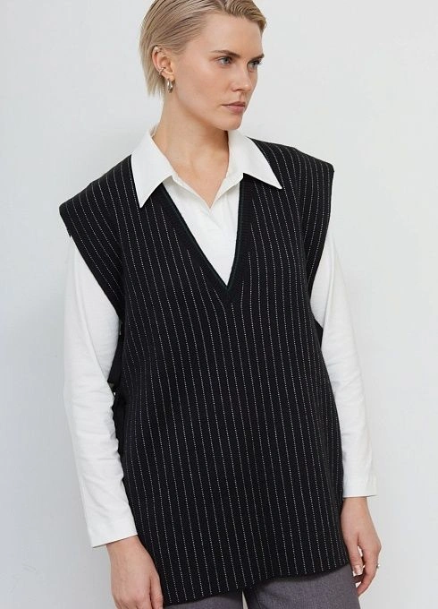 Жилет жен. 380101.33303.8200S Чёрный (1)